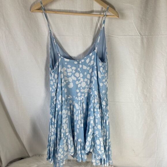 Skylar + Madison NWT Sky Blue Cloud Print Sundress Sz M - Picture 2 of 7